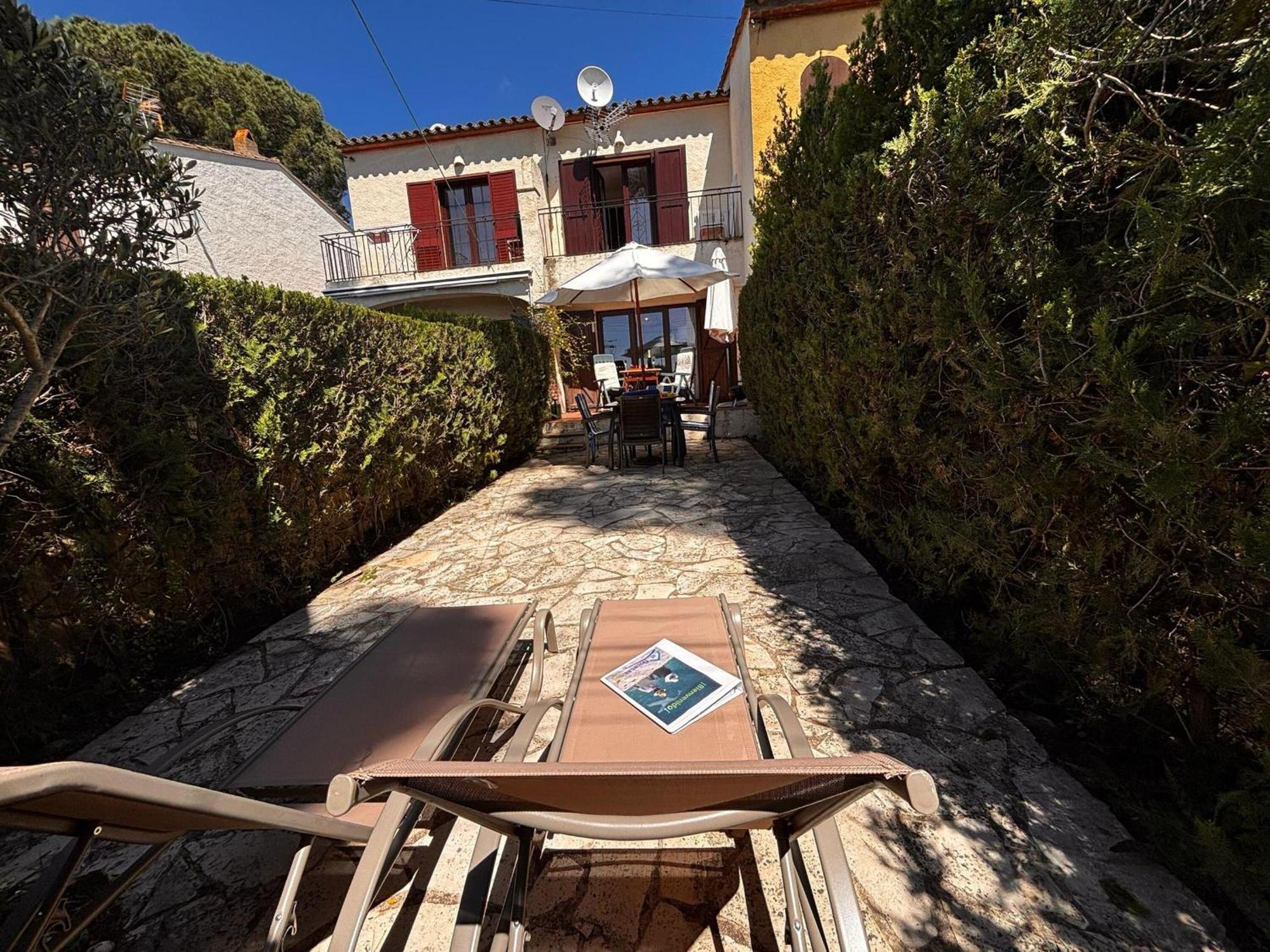 Casa Acogedora Con Gran Piscina Comunitaria Y Cerca De La Playa En - Es-323-72 Holiday home L'Estartit